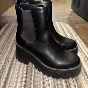 Women's Black Platform Chelsea Boots